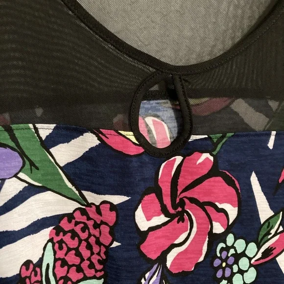 Sew in Love Black Mesh Upper Short Sleeve Floral Top w/Keyhole Neck - SZ XL - Picture 3 of 11